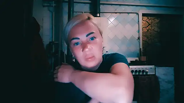 EmmaCat_ Adlı Modelin Canlı Sohbet Odası