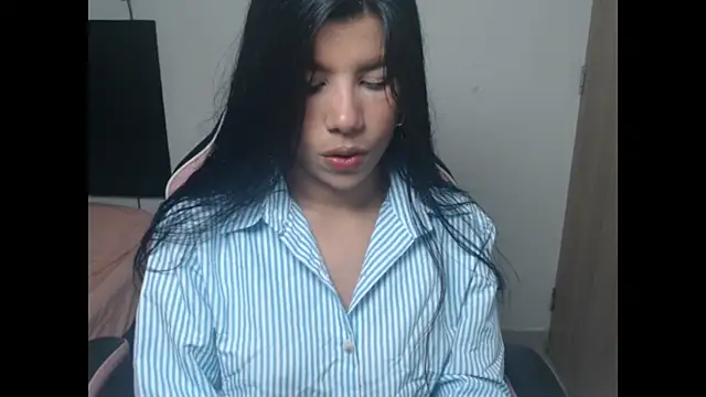 AlejandraScott Adlı Modelin Canlı Sohbet Odası