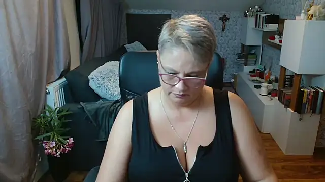 bigtits4you – Naživo XXX chat
