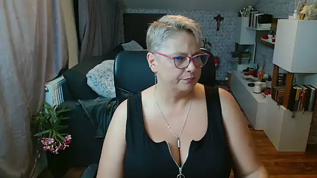 bigtits4you – Naživo XXX chat