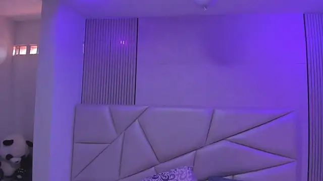 cloehill_'s Live Chat Room