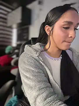 Isabella-Teen Live Chatrum