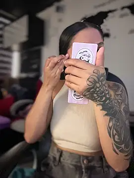 Chat soba uživo modela Isabella-Teen