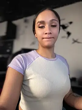 Isabella-Teen Live Chatrum