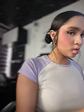 Isabella-Teenn Live chat-huone