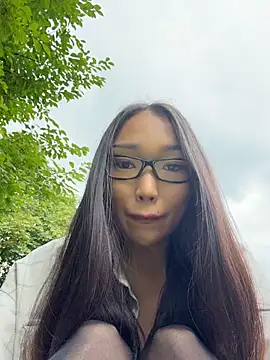 Živá chatovací místnost trytomakememoam