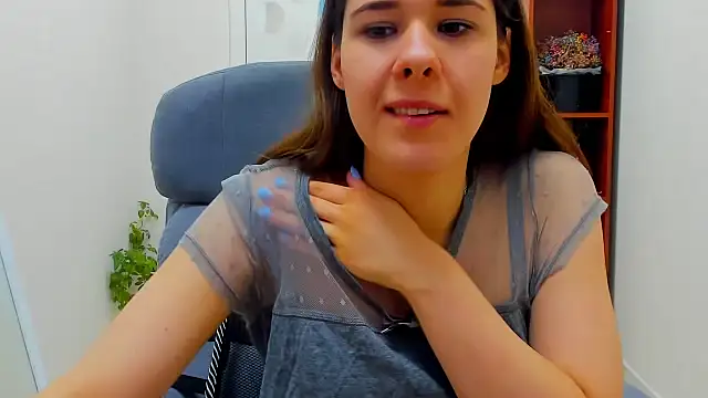Joannia Adlı Modelin Canlı Sohbet Odası