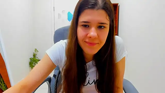 Joannia Adlı Modelin Canlı Sohbet Odası