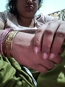 ห้องแชทสดของ Hot_indian_Milf