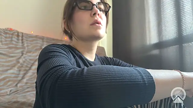 Feloraa's Live Chat Room