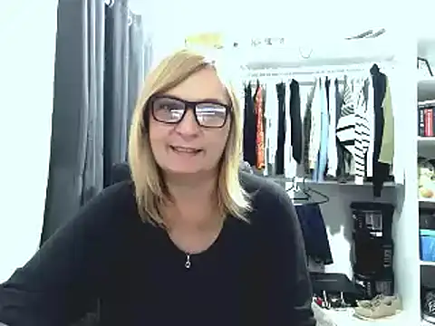 Mommynaughty69 실시간 채팅방
