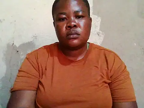 Bustyass93 Live Chatraum