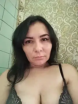 Mia24Blove – live sex-cam-show