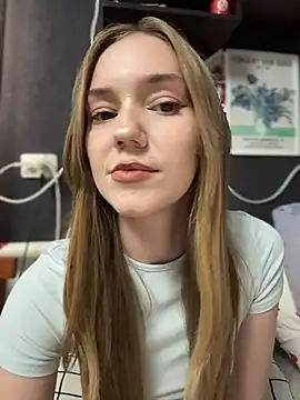 MilaMoone's Live Chat Room