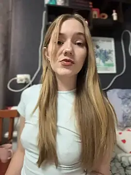 MilaMoone's Live Chat Room