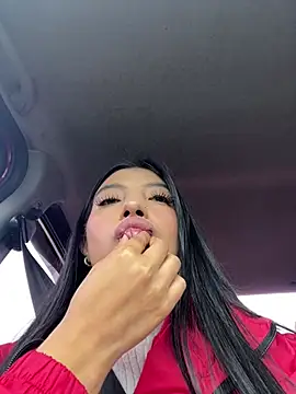 Tiffany_Low élő chatszobája