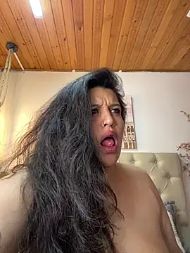 Andrea_secret_ – Naživo chatovacia miestnosť