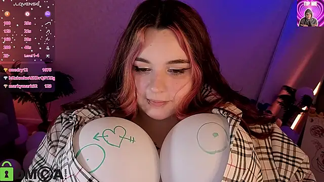Mia_R0ss' Live Chat Room