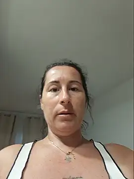 bichota85 Adlı Modelin Canlı Sohbet Odası