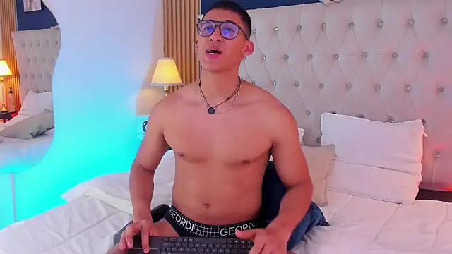 SalvadorFit Show Live Cam Tình Dục