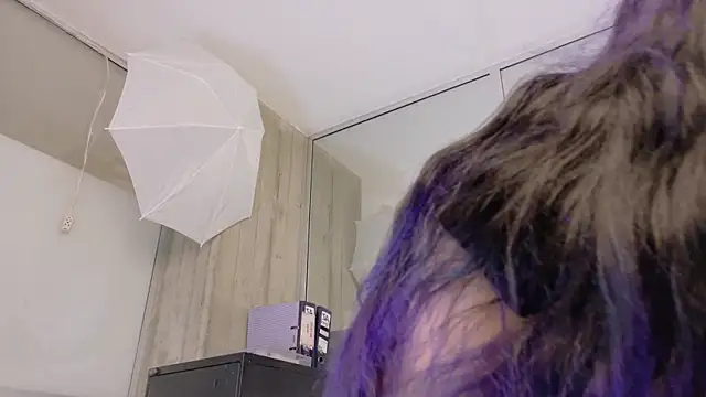 חדר צ'אט בשידור חי של SabrinaV_