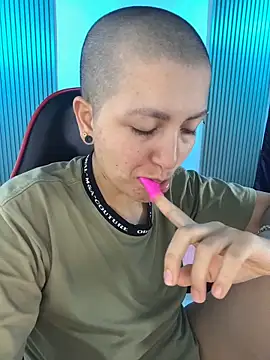 Živá chatovací místnost nicocoox