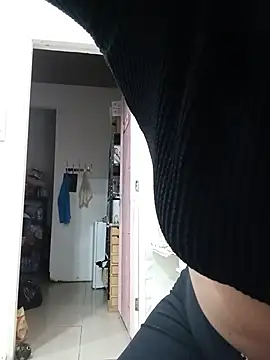 Jullyc Adlı Modelin Canlı Sohbet Odası