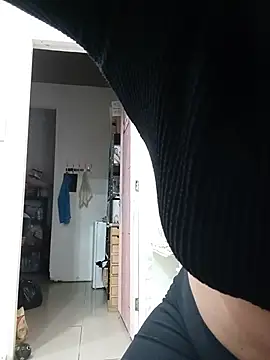 חדר צ'אט בשידור חי של Jullyc