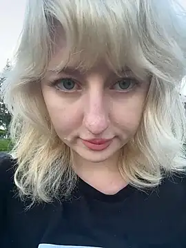 Živá chatovací místnost RonnieKiss
