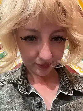 RonnieKiss' Live Chat Room