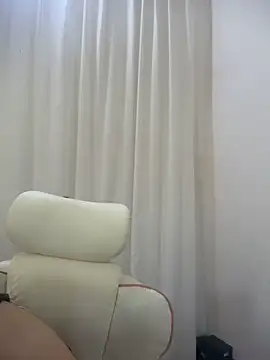 Chat soba uživo modela AZ37866