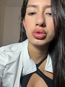 غرفة دردشة Julieta_Duque المباشرة