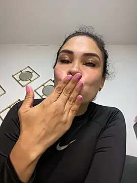 FOX_LATINA Adlı Modelin Canlı Sohbet Odası