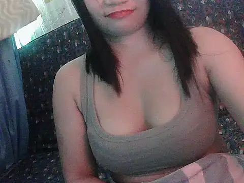 Hot_aya0516 Adlı Modelin Canlı Sohbet Odası