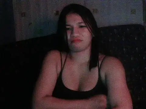 Hot_aya0516 Adlı Modelin Canlı Sohbet Odası