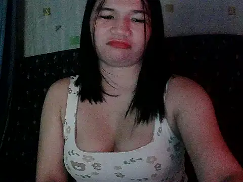 Hot_aya0516 Adlı Modelin Canlı Sohbet Odası