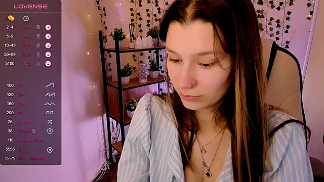 LinaBlossom_ Adlı Modelin Canlı Sohbet Odası