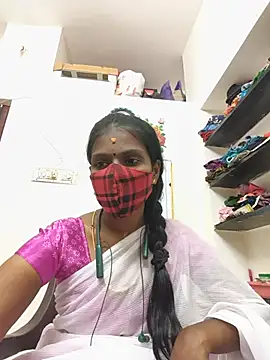 Tamil_Yalini12 Adlı Modelin Canlı Sohbet Odası