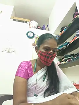 Tamil_Yalini12 Adlı Modelin Canlı Sohbet Odası
