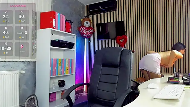 Chat soba uživo modela OfficeGirls