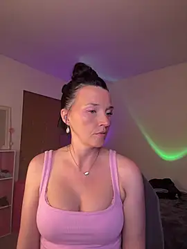 MaciiMayy Adlı Modelin Canlı Sohbet Odası