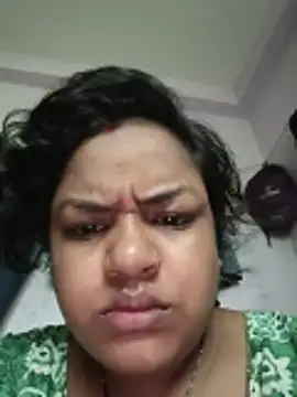 חדר צ'אט בשידור חי של Deborbhavi222