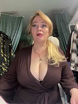 Sweet-blonde Adlı Modelin Canlı Sohbet Odası