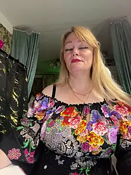 غرفة دردشة Sweet-blonde المباشرة