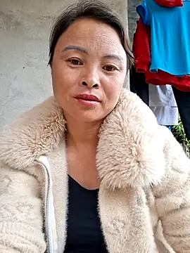 xuxulovezz Adlı Modelin Canlı Sohbet Odası