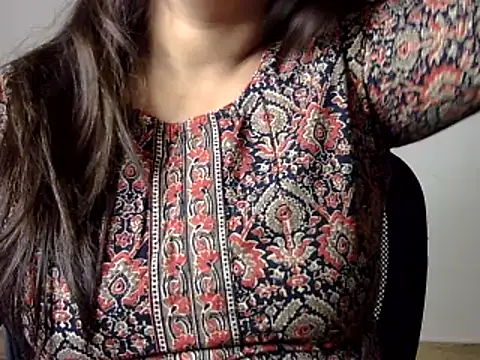 Gujjugirl1's Live Chat Room