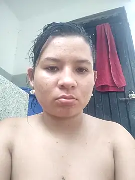 Sala de chat ao vivo de hot-mom22