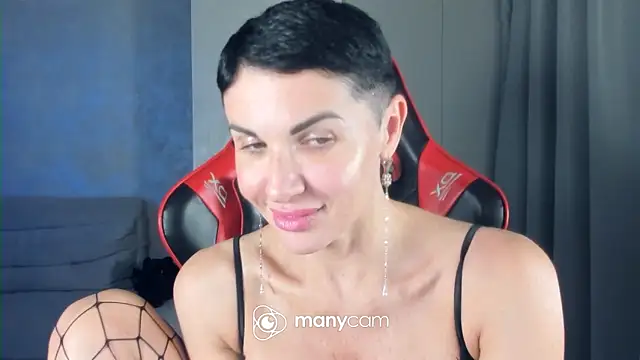 Angel_iam Adlı Modelin Canlı Sohbet Odası