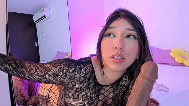 Živá chatovací místnost emily__walker