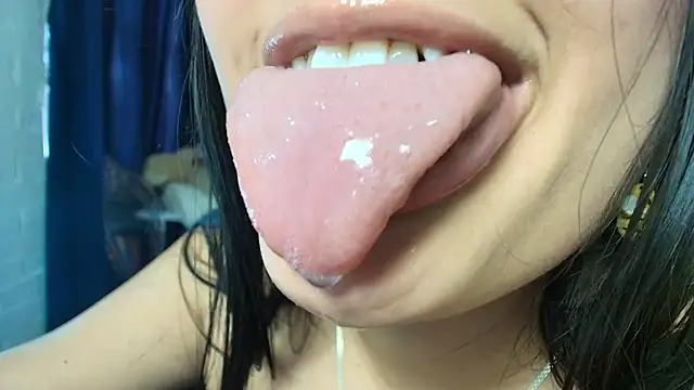 Hinata_21_'s Live Chat Room